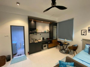 Homie STUDIO - 1 room with kitchen, dining table, sofa, TV with pool and free wifii 500 meter dari Hospital Sultanah Bahiyah Alor Setar Kedah